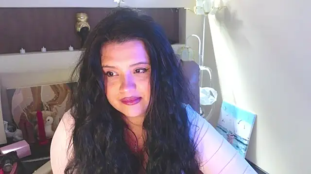 Snapshot of Malika_uAngel chatting on 06-11-26, 02:53 Malika uAngel online show from 06-11-26, 02:53