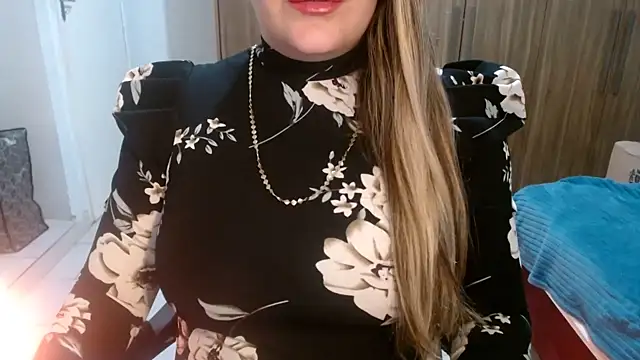 Aliceescobar online show from 05-26-26, 02:02