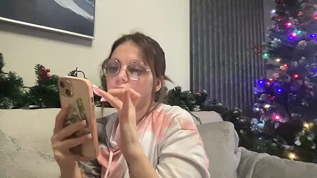 Snapshot of lovebellagrey chatting on 01-16-25, 01:14 lovebellagrey online show from 01-16-25, 01:14