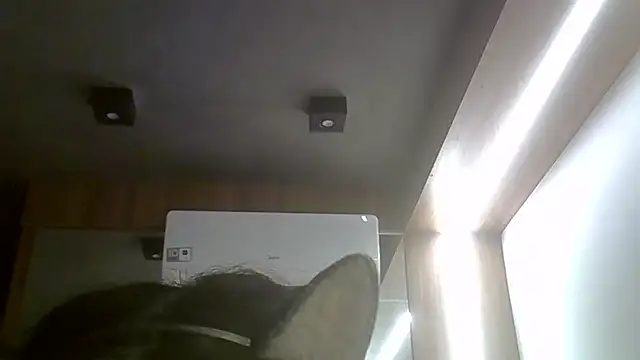 Skinny-Kitten online show from 05-19-26, 02:23