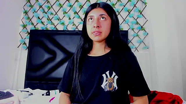 EmmaWilliamss online show from 06-16-26, 06:10