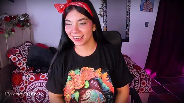 Snapshot of victoriaasaenz_ chatting on 06-04-26, 12:49 victoriaasaenz online show from 06-04-26, 12:49