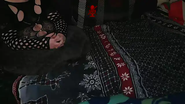 Snapshot of SussiundStrolch chatting on 01-01-25, 01:59 SussiundStrolch online show from 01-01-25, 01:59