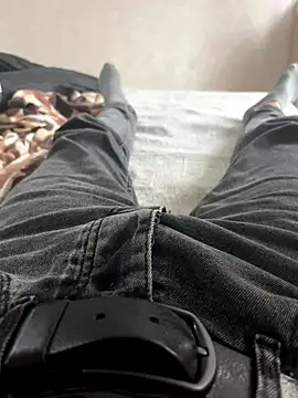 Snapshot of mihaixxx1 chatting on 11-08-25, 11:10 mihaixxx1 online show from 11-08-25, 11:10