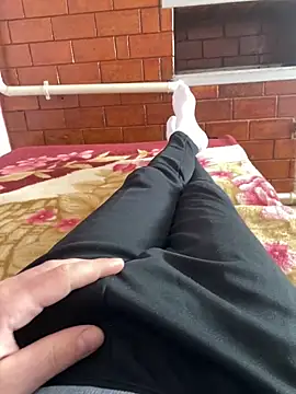 Snapshot of mihaixxx1 chatting on 04-05-26, 12:35 mihaixxx1 online show from 04-05-26, 12:35