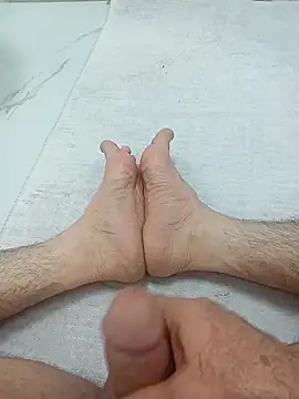 Hardapple01 online show from 04-17-26, 01:08