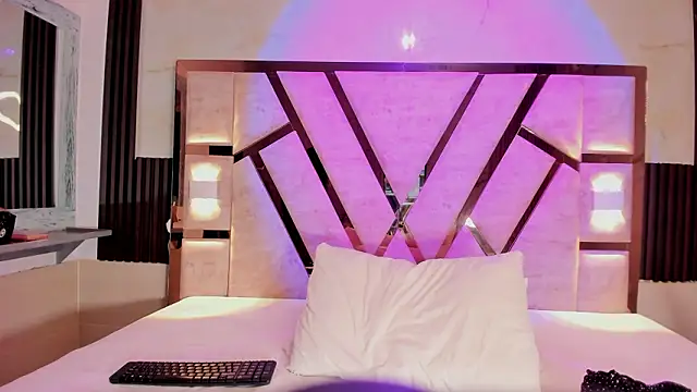 Snapshot of Athenea_Mills chatting on 03-03-26, 06:47 Athenea Mills online show from 03-03-26, 06:47