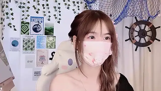 Snapshot of Your-Sunshine chatting on 04-28-26, 04:34 Your-Sunshine online show from 04-28-26, 04:34