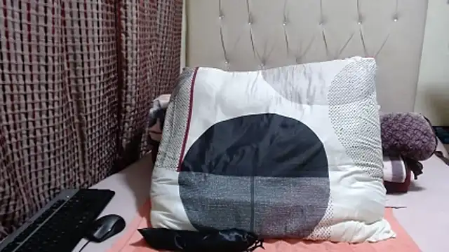 CHOCOLATEDARKBUSTYX online show from 11-27-25, 07:16