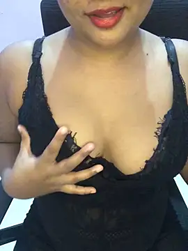 Rose Olivia online show from 05-18-26, 04:02