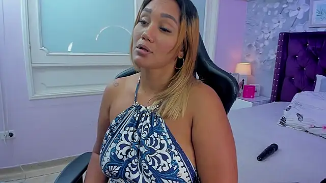 Snapshot of dalila_salazar chatting on 05-17-26, 02:53 dalila salazar online show from 05-17-26, 02:53