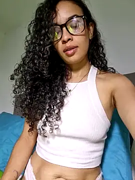 Snapshot of angela__98 chatting on 07-01-26, 12:07 angela 98 online show from 07-01-26, 12:07