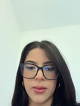 Snapshot of Victoriaxx_ chatting on 02-19-26, 11:39 Victoriaxx online show from 02-19-26, 11:39