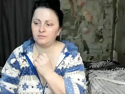 Snapshot of Lillian2 chatting on 05-07-26, 05:18 Lillian2 online show from 05-07-26, 05:18