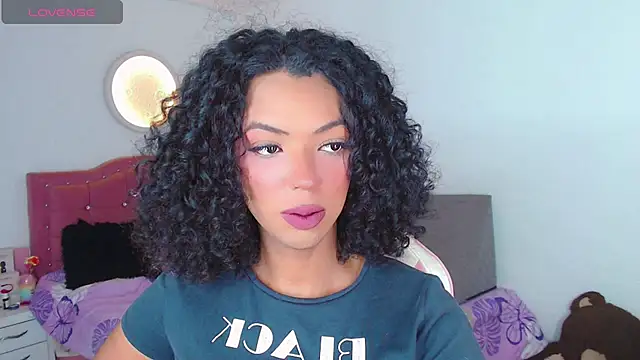 Snapshot of Tanedra_collings chatting on 07-14-26, 12:46 Tanedra collings online show from 07-14-26, 12:46