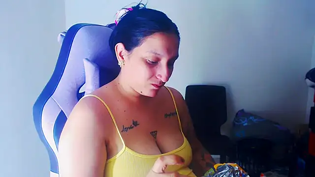 Snapshot of liz_dirty chatting on 07-18-26, 10:35 liz dirty online show from 07-18-26, 10:35