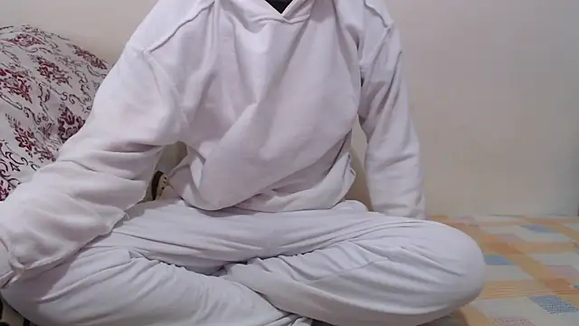 Snapshot of Alexdelarge323 chatting on 01-06-26, 11:47 Alexdelarge323 online show from 01-06-26, 11:47