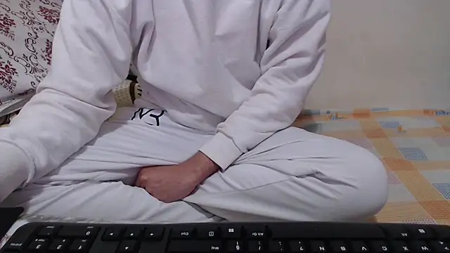 Snapshot of Alexdelarge323 chatting on 01-14-26, 11:05 Alexdelarge323 online show from 01-14-26, 11:05