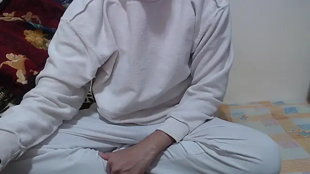 Snapshot of Alexdelarge323 chatting on 02-26-26, 01:10 Alexdelarge323 online show from 02-26-26, 01:10