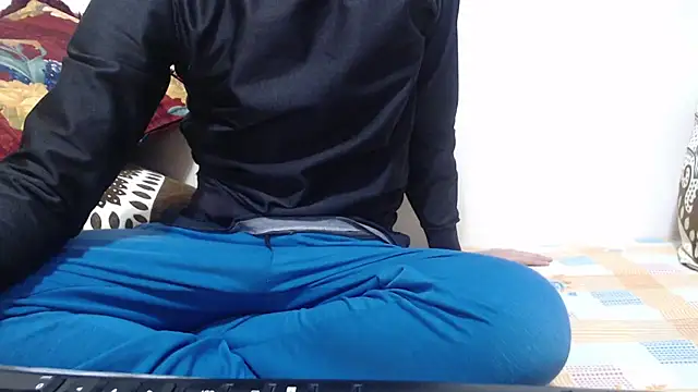 Snapshot of Alexdelarge323 chatting on 03-15-26, 02:12 Alexdelarge323 online show from 03-15-26, 02:12