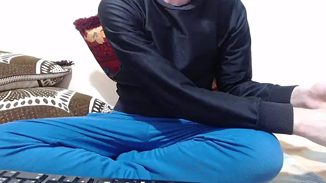 Snapshot of Alexdelarge323 chatting on 03-17-26, 01:47 Alexdelarge323 online show from 03-17-26, 01:47