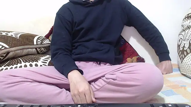 Snapshot of Alexdelarge323 chatting on 03-31-26, 12:05 Alexdelarge323 online show from 03-31-26, 12:05