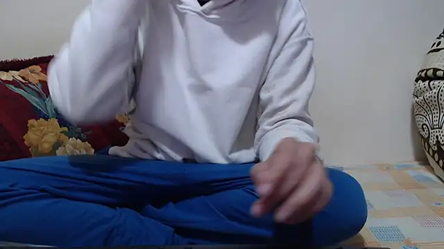 Snapshot of Alexdelarge323 chatting on 04-14-26, 03:18 Alexdelarge323 online show from 04-14-26, 03:18