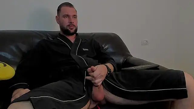 Snapshot of KingMalcom chatting on 04-30-26, 10:32 KingMalcom online show from 04-30-26, 10:32