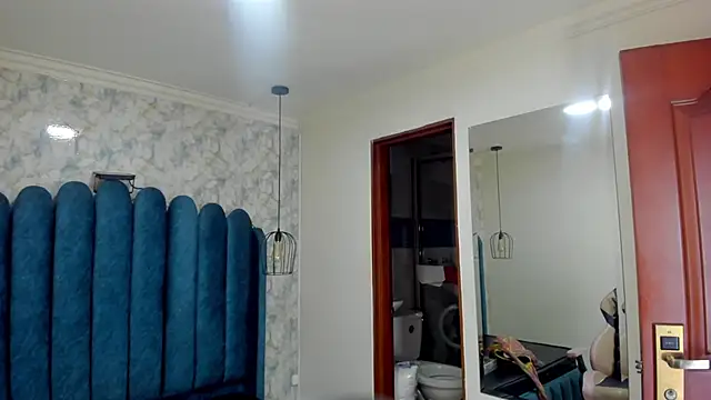 nalalye cruzz  online show from 04-10-26, 03:01