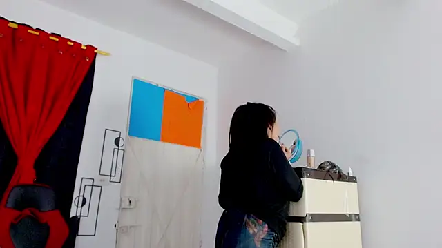 misslombana online show from 04-12-26, 03:55