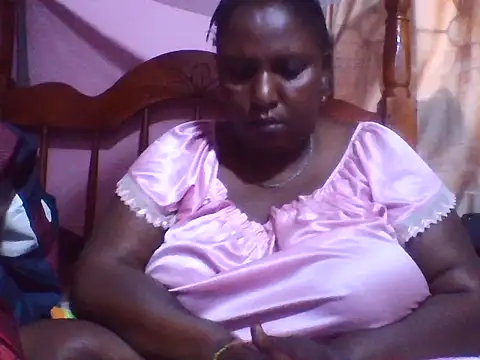 Snapshot of big_clits chatting on 04-02-26, 04:21 big clits online show from 04-02-26, 04:21