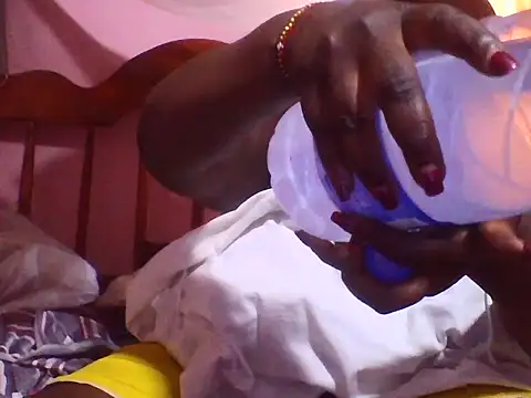 Snapshot of big_clits chatting on 04-08-26, 10:26 big clits online show from 04-08-26, 10:26