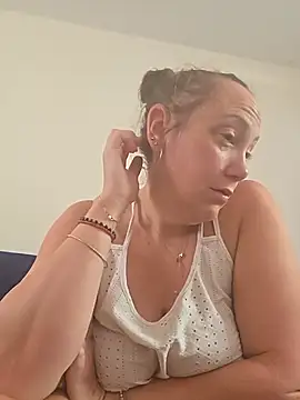 Wisie Cutie online show from 05-30-26, 10:34