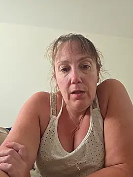 Snapshot of Wisie_Cutie chatting on 06-02-26, 03:47 Wisie Cutie online show from 06-02-26, 03:47