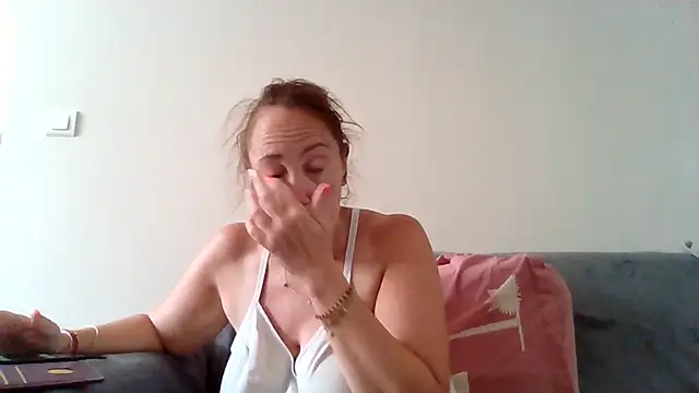Snapshot of Wisie_Cutie chatting on 07-17-26, 09:27 Wisie Cutie online show from 07-17-26, 09:27