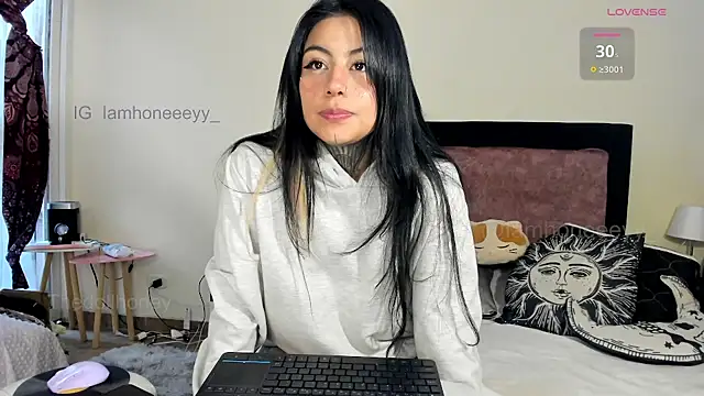 Snapshot of Thedollhoney chatting on 04-01-26, 04:37 Thedollhoney online show from 04-01-26, 04:37