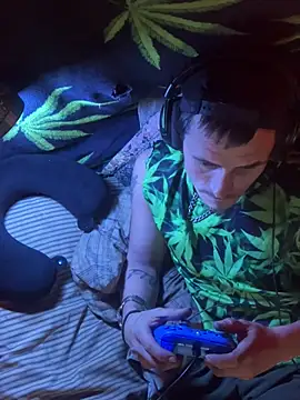 Snapshot of bugboy chatting on 02-18-26, 01:56 bugboy online show from 02-18-26, 01:56