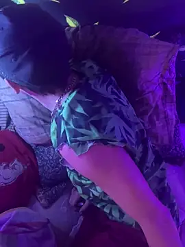 Snapshot of bugboy chatting on 02-25-26, 09:24 bugboy online show from 02-25-26, 09:24