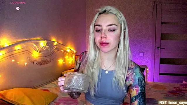 LillyMoure  online show from 03-04-26, 11:55