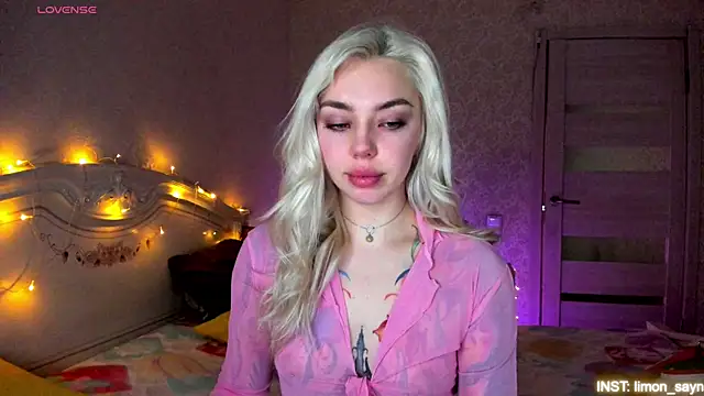 LillyMoure  online show from 04-02-26, 11:02