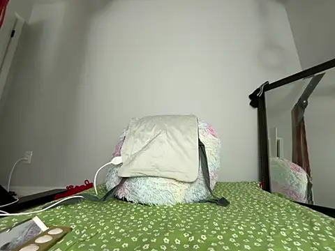 MissCumberdale online show from 04-02-26, 05:10