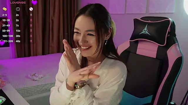 Snapshot of Fiona-Love chatting on 04-18-26, 07:58 Fiona-Love online show from 04-18-26, 07:58