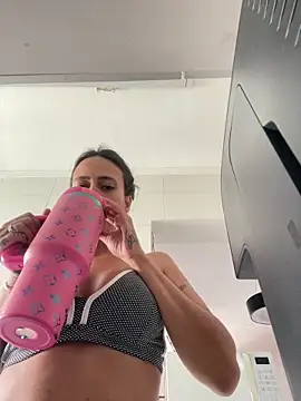 Snapshot of Gipoltergeist chatting on 03-25-26, 05:52 Gipoltergeist online show from 03-25-26, 05:52