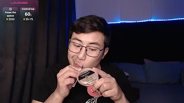 andrewmhilton  online show from 03-09-26, 05:55