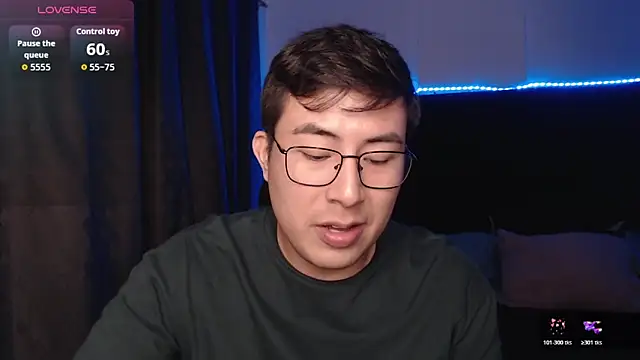 andrewmhilton  online show from 04-12-26, 05:01