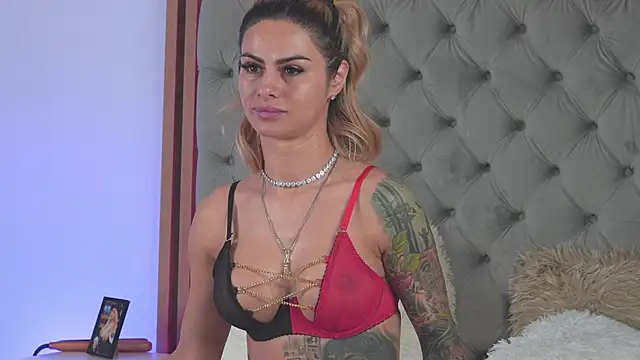 TiffanyMaze online show from 04-16-26, 02:34