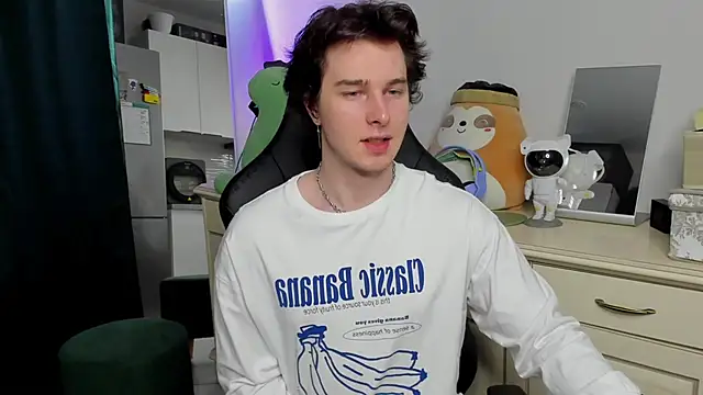 Vincent Strong online show from 04-19-26, 09:19