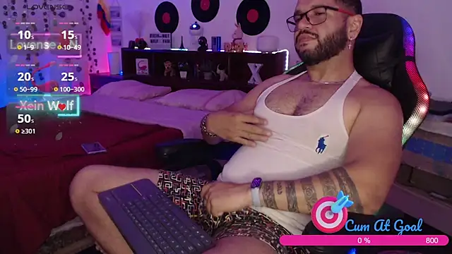 Snapshot of Xein_WoIf chatting on 03-19-26, 01:15 Xein WoIf online show from 03-19-26, 01:15