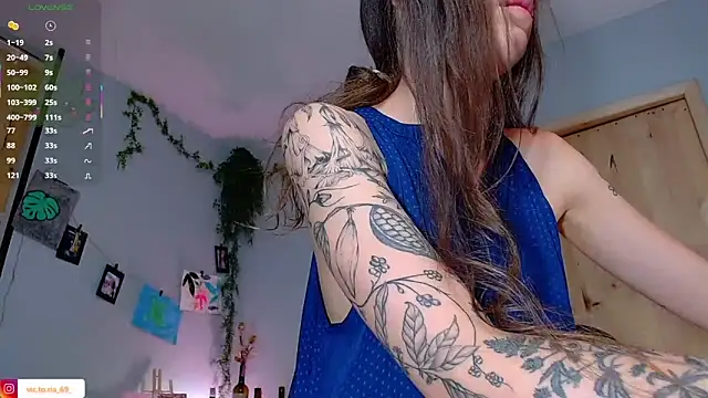 VickyJackson  online show from 10-02-25, 05:53