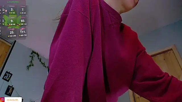 VickyJackson  online show from 10-28-25, 05:48